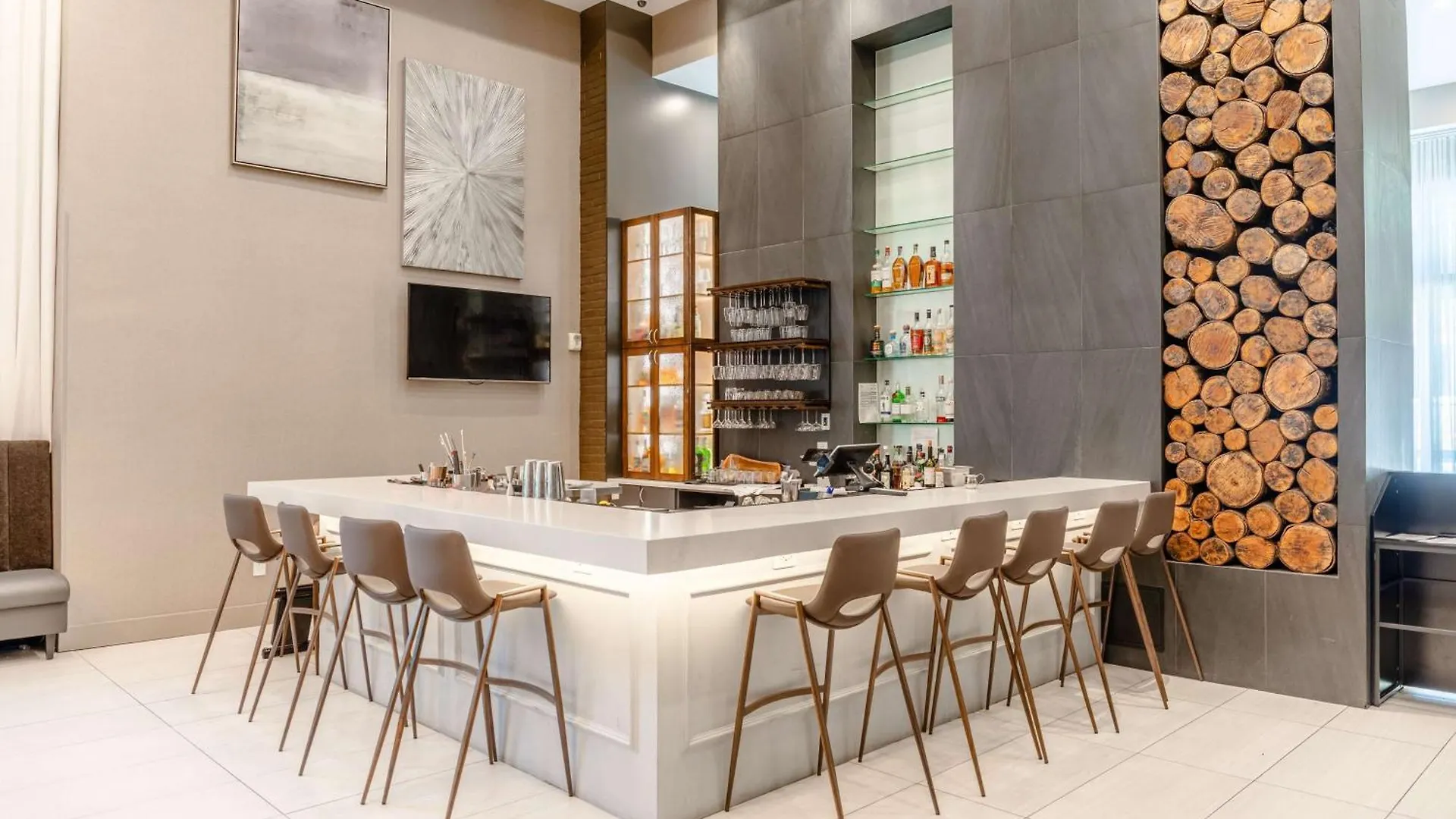 Tryp By Wyndham Savannah 4*,  United States