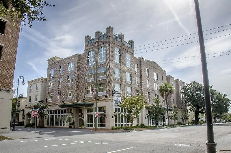 Tryp By Wyndham Savannah Hotel